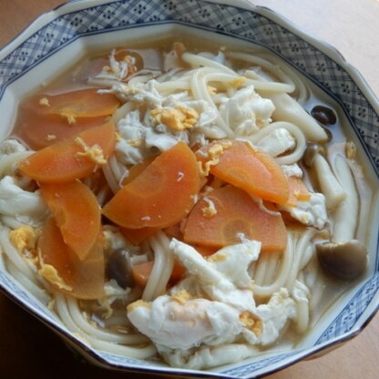 う～めん？麺は普通のウドンでOKです？❤・・❤は、鍋１つで、おたま無しという条件を自分につけてwめんつゆも作って美味しく頂きました↑人参を多めな感じですよね～♪